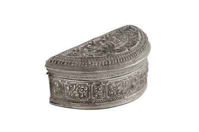 Lot 133 - An early 20th century Burmese unmarked silver lime box, Shan States circa 1910