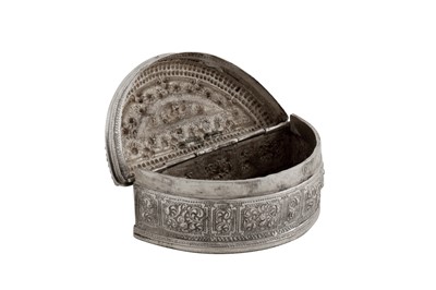 Lot 133 - An early 20th century Burmese unmarked silver lime box, Shan States circa 1910