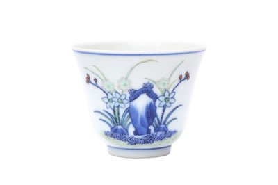 Lot 85 - A CHINESE DOUCAI 'MONTH' CUP