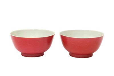 Lot 270 - A PAIR OF CHINESE MONOCHROME PINK-GLAZED BOWLS