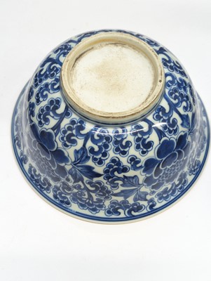 Lot 46 - A CHINESE BLUE AND WHITE 'PEONIES' BOWL