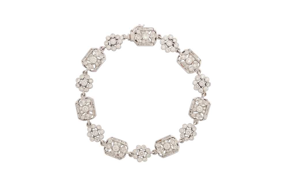 Lot 75 - A DIAMOND BRACELET