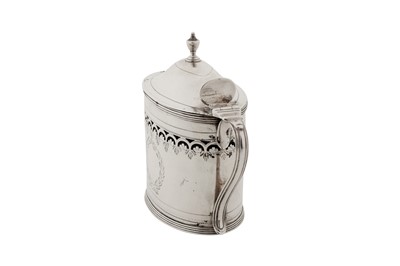 Lot 429 - A George III sterling silver mustard pot, London 1796 by Henry Chawner and John Emes