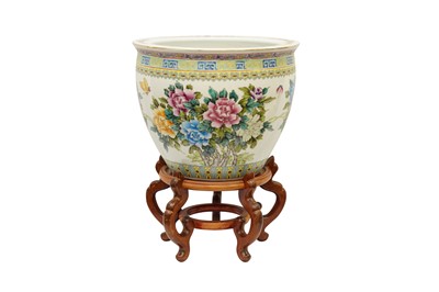 Lot 219 - A CHINESE FAMILLE-ROSE JARDINIERE AND WOOD STAND