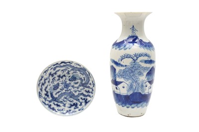 Lot 227 - A CHINESE BLUE AND WHITE DISH FOR THE VIETNAMESE MARKET AND A VASE