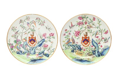Lot 89 - A SET OF TWO CHINESE EXPORT ARMORIAL DISHES, BEARING THE ARMS OF WIGHT OR BRADLEY