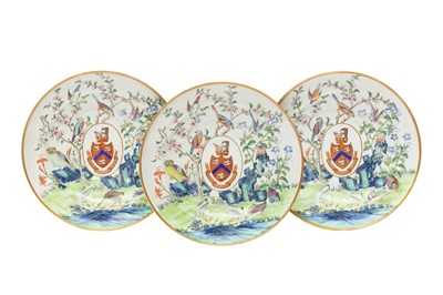 Lot 67 - A SET OF THREE CHINESE EXPORT ARMORIAL DISHES, BEARING THE ARMS OF WIGHT OR BRADLEY