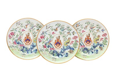 Lot 50 - A SET OF THREE CHINESE EXPORT ARMORIAL DISHES, BEARING THE ARMS OF WIGHT OR BRADLEY