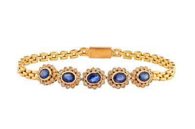 Lot 205 - A SAPPHIRE BRACELET