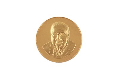 Lot 94 - A CASED 22CT SIR WINSTON CHURCHILL COMMEMORATIVE MEDAL