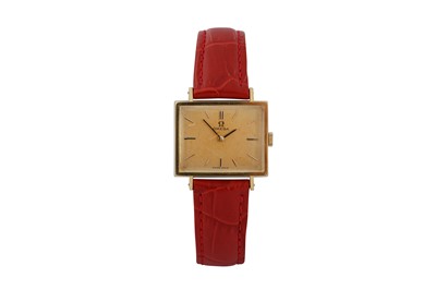 Lot 373 - OMEGA. 18CT GOLD DRESS WATCH