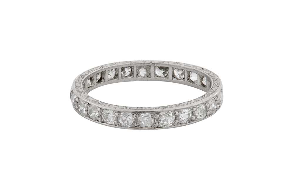 Lot 224 - A DIAMOND FULL ETERNITY RING