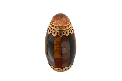 Lot 21 - A Victorian Scottish unmarked gold and agate hardstone vinaigrette, circa 1870