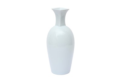 Lot 373 - A KOREAN VASE BY SHIN SANG-HO (1947 –)