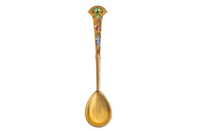 Lot 220 - A set of six Nicholas II early 20th century Russian cloisonné enamel and 84 zolotnik silver gilt teaspoons, Moscow post-1908 by Maria Semenova