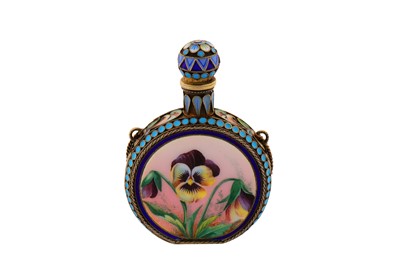 Lot 224 - A Nicholas II early 20th century Russian enamel and 84 zolotnik silver gilt scent bottle, Moscow dated 1905 by Ivan Saltykov