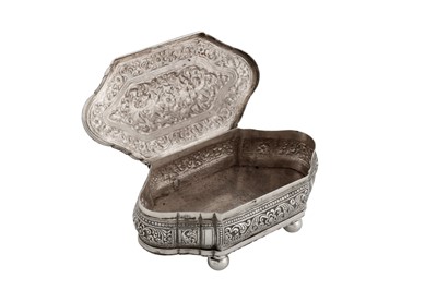 Lot 146 - An early 20th century Ceylonese (Sri Lankan) unmarked silver lime box, Colombo circa 1920