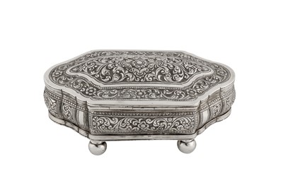 Lot 146 - An early 20th century Ceylonese (Sri Lankan) unmarked silver lime box, Colombo circa 1920