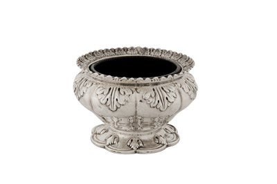 Lot 400 - A George IV sterling silver salt, London 1825 by Joseph Angell I (first reg. 7th Oct 1811, this mark 8th April 1824)