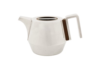 Lot 313 - An Elizabeth II modernist sterling silver modernist teapot, London 1966 marked Hereford College of Art