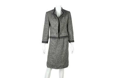 Lot 95 - Louis Feraud Grey Wool Tweed Skirt Suit - Size 10