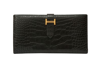 Lot 282 - λ Hermes Black Alligator Bearn Wallet