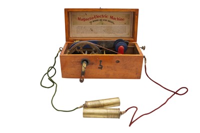 Lot 303 - AN EARLY 20TH CENTURY MAGNETO ELECTRIC THERAPY MACHINE