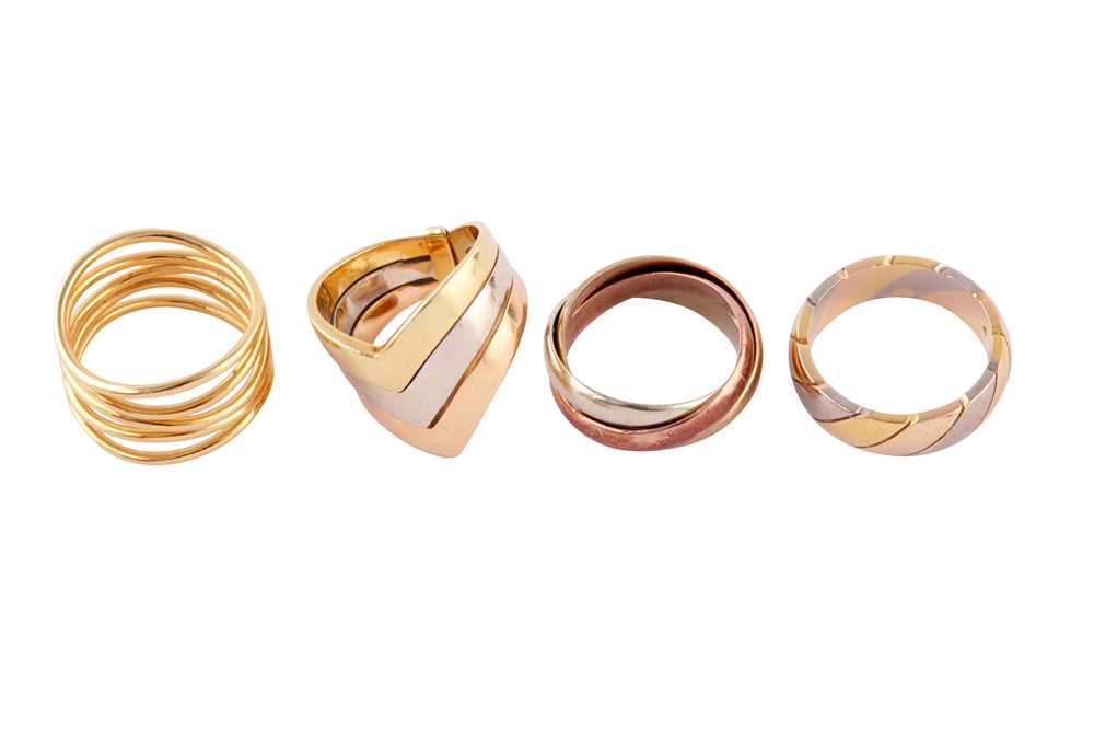 Four Rngs Lot 3 - A GROUP OF FOUR RINGS