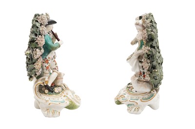 Lot 111 - A PAIR OF CHELSEA GOLD ANCHOR PERIOD PORCELAIN BOCAGE FIGURES, CIRCA 1770S