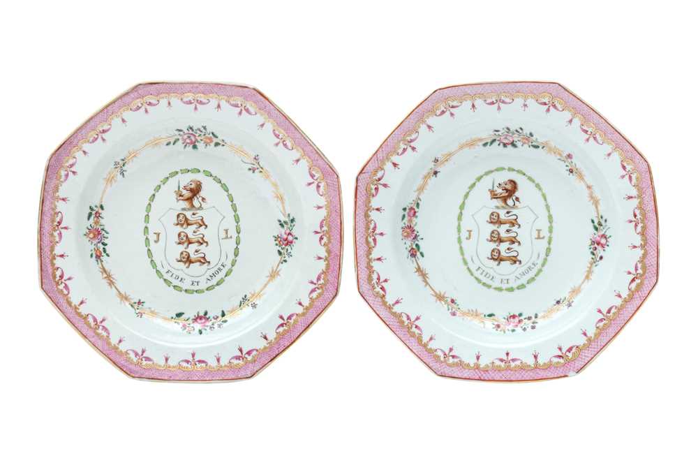 Lot 45 - A PAIR OF CHINESE EXPORT FAMILLE ROSE ARMORIAL 'LUDLOW OF SHROPSHIRE' OCTAGONAL PORCELAIN DISHES