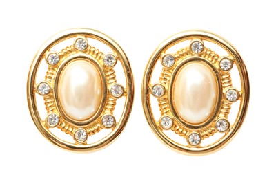 Lot 260 - Givenchy Ivory Pearl Clip On Earrings