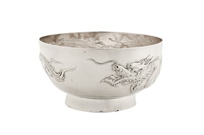 Lot 186 - A late 19th / early 20th century Chinese export silver bowl, Shanghai circa 1900 by Jing Xiang, retailed by Wang Hing of Canton