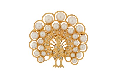 Lot 89 - A CULTURED PEARL PEACOCK BROOCH