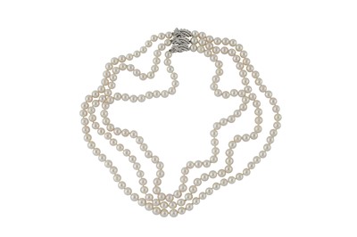 Lot 86 - A THREE-STRAND PEARL NECKLACE WITH A DIAMOND CLASP