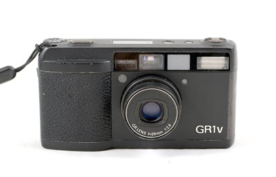 Lot 140 - Ricoh GR1v Compact Film Camera.