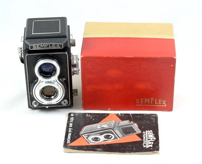 Lot 123 - An Extensive Semflex 120 TLR Outfit.