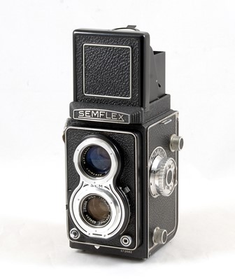 Lot 123 - An Extensive Semflex 120 TLR Outfit.