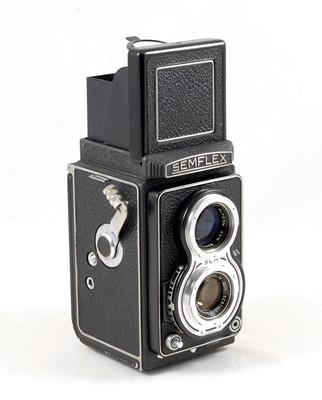 Lot 123 - An Extensive Semflex 120 TLR Outfit.