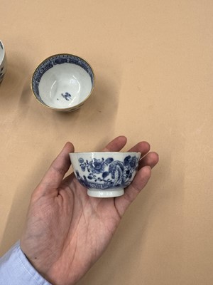 Lot 438 - A GROUP OF CHINESE BLUE AND WHITE CUPS