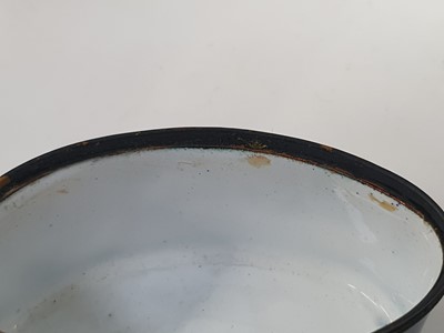 Lot 170 - A BILSTON ENAMEL NELSON PATCH BOX, LATE 18TH CENTURY/EARLY 19TH CENTURY