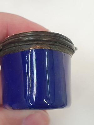 Lot 170 - A BILSTON ENAMEL NELSON PATCH BOX, LATE 18TH CENTURY/EARLY 19TH CENTURY