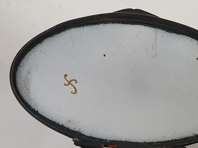 Lot 170 - A BILSTON ENAMEL NELSON PATCH BOX, LATE 18TH CENTURY/EARLY 19TH CENTURY