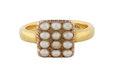Lot 2 - A SEED PEARL RING