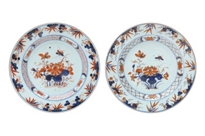 Lot 95 - A PAIR OF CHINESE EXPORT IMARI DISHES