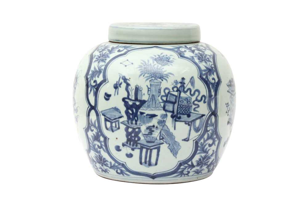 Lot 234 - A LARGE CHINESE BLUE AND WHITE 'HUNDRED ANTIQUES' JAR AND COVER