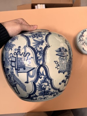 Lot 234 - A LARGE CHINESE BLUE AND WHITE 'HUNDRED ANTIQUES' JAR AND COVER