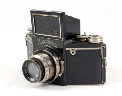 Lot 131 - Black Ihagee Exakta B 127 Format SLR.