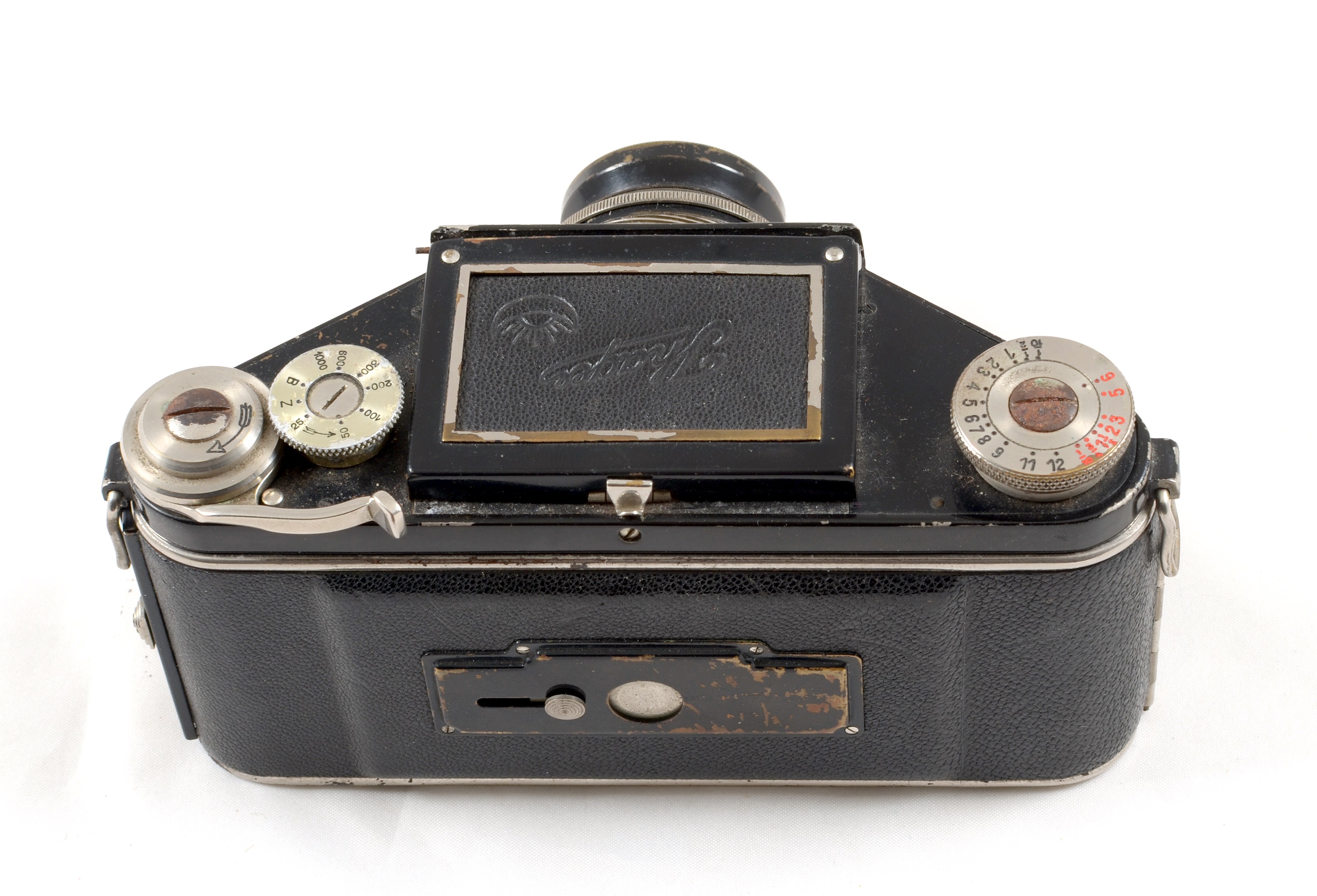 Lot 131 - Black Ihagee Exakta B 127 Format SLR.