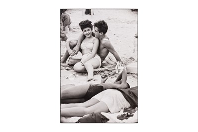 Lot 34 - Henri Cartier-Bresson (1908-2004)