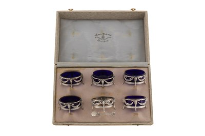 Lot 432 - A cased set of early 20th century German 800 standard silver salt